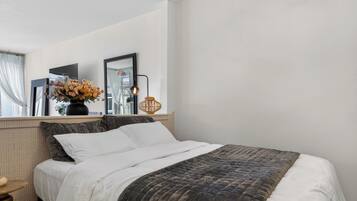 1 bedroom, desk, iron/ironing board, WiFi (free)