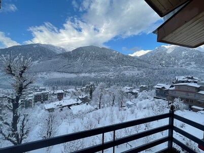 Gorgeous 2-bedroom cottage in the heart of Manali