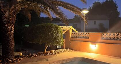 The Provençal Villa – Swimming Pool • Garden • Air Conditioning