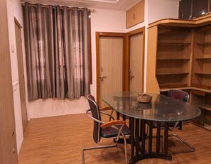 Dining - Footprint Roost (Guwahati)