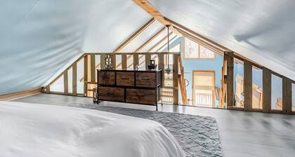 Sunny Pines Hideaway: Pet Friendly Open-Plan Loft in Pinehurst