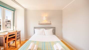 2 bedrooms, iron/ironing board, Internet, bed sheets