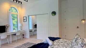 1 dormitorio, tabla de planchar con plancha, wifi y ropa de cama