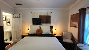 3 habitaciones, tabla de planchar con plancha, wifi y ropa de cama 