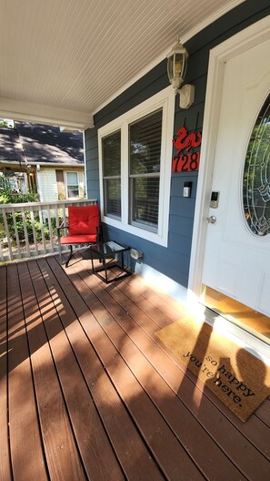Exterior detail - Chic Bungalow in East Atlanta (Atlanta)