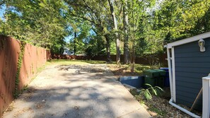 Property grounds - Chic Bungalow in East Atlanta (Atlanta)
