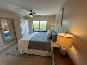 2 habitaciones, tabla de planchar con plancha, wifi y ropa de cama 