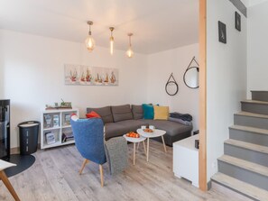 Living area - Charming 2BR House Near Sea With Garden (Plouguerneau)