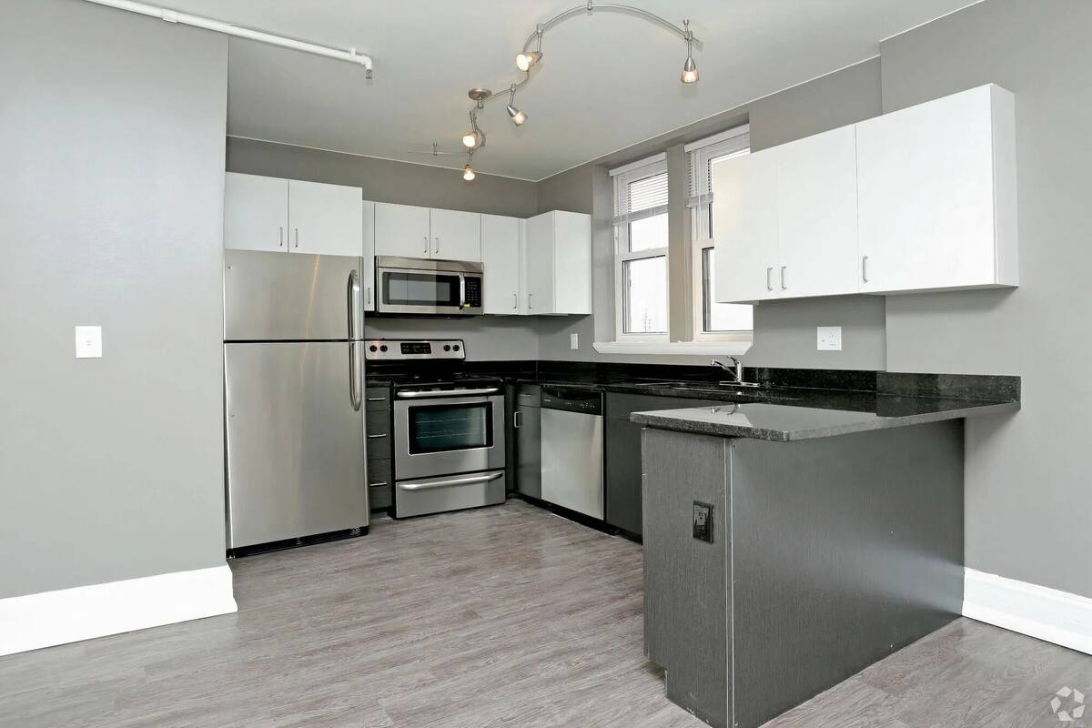 Suite, 1 Bedroom, Kitchen | Private kitchen | Full-size fridge, microwave, oven, stovetop