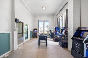 Game room - Charming Bayfront Home w/ Pool, Pier, and Firepit (Kemah Area)