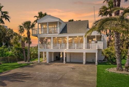 Texas Vacation Home with Pool, Near the Beach