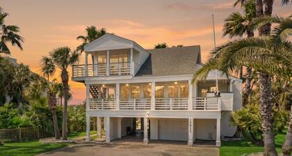 Texas Vacation Home with Pool, Near the Beach