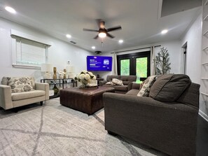 Living area - Secluded. Sophisticated. Unforgettable. (Prairieville)