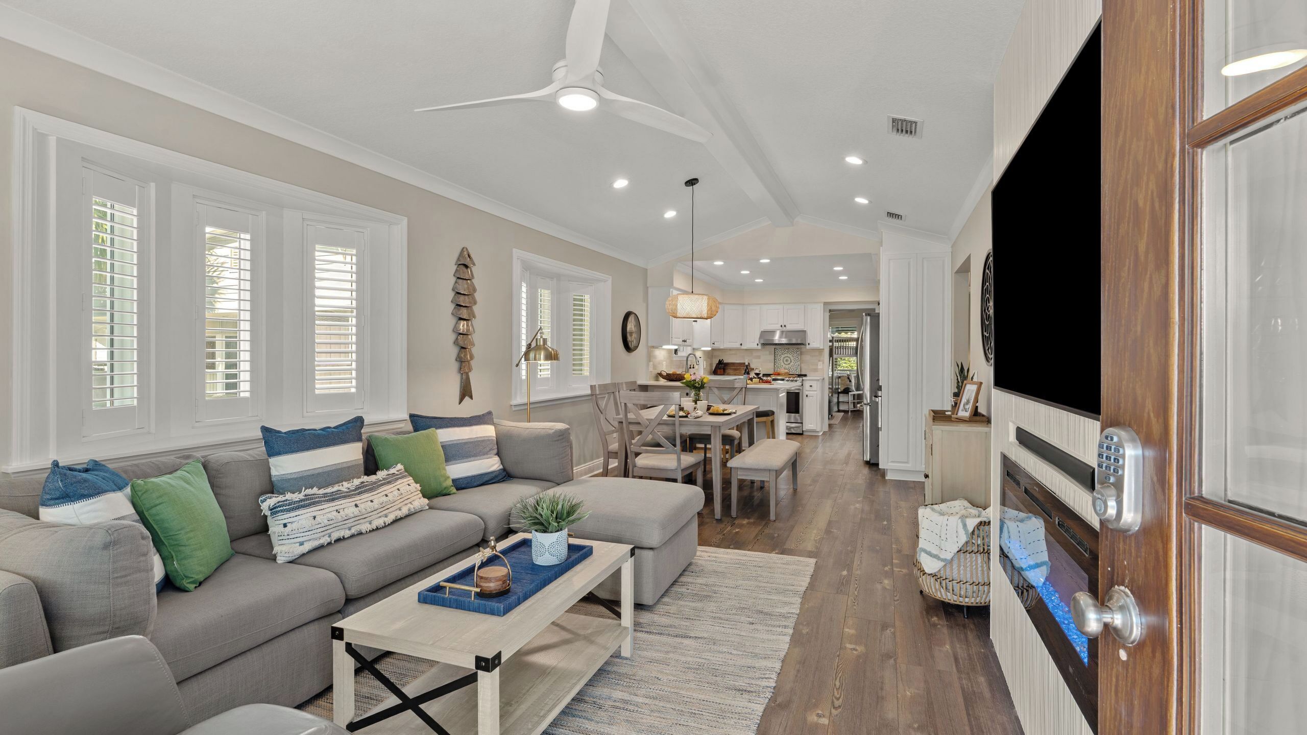 House (3 Bedrooms) | Interior