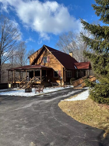 Log Cabin - Hot Tub - Near Kalahari & Camelback
