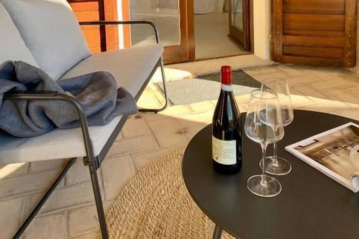 Deluxe Double Room, 1 King Bed, Garden View | Blackout curtains, free WiFi