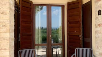 Doppia Deluxe, 1 letto king, vista montagna | Terrazza/patio