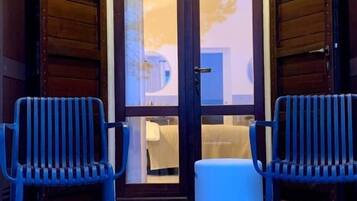 Deluxe Double Room, 1 King Bed, Mountain View | Terrace/patio