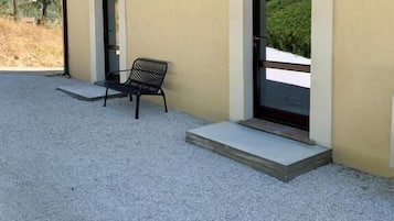 Doppia Deluxe, 1 letto king, vista montagna | Minibar, con stile personalizzato, con arredamento individuale