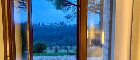 Deluxe-Doppelzimmer, 1 King-Bett, Bergblick | Terrasse/Patio