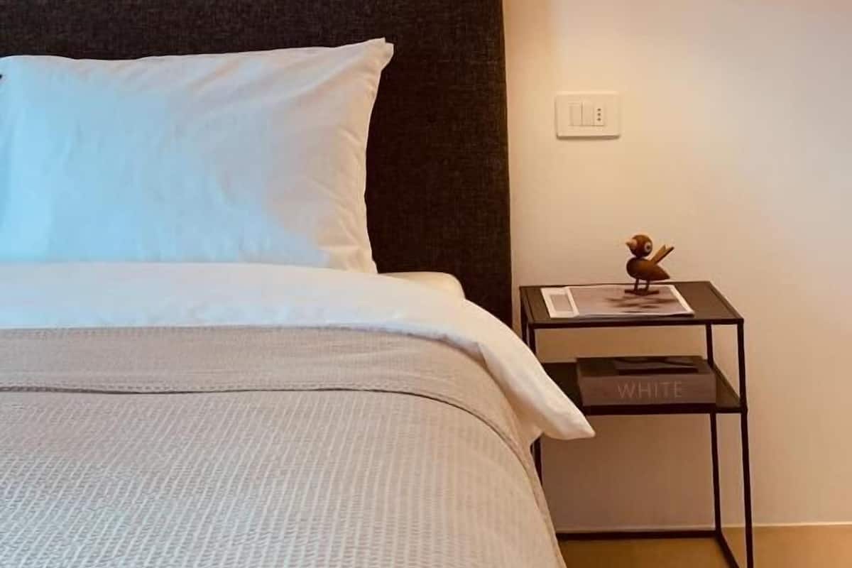 Deluxe Double Room, 1 King Bed, Mountain View | Minibar, blackout curtains, free WiFi, individually decorated