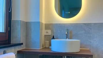 Doppia Deluxe, 1 letto king, vista montagna | Bagno