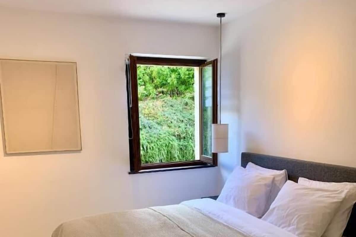Deluxe Double Room, 1 King Bed, Garden View | Minibar, blackout curtains, free WiFi, individually decorated