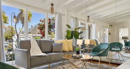 Mid Century Garden View Home Parking