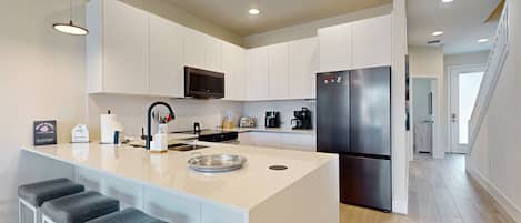 House, Multiple Beds, Pool View (Serenity Cove) | Private kitchen