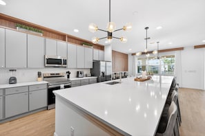 บ้านพัก, หลายเตียง, วิวสระว่ายน้ำ (Sonoma's Tranquil Lux Retreat) | ครัวส่วนตัว