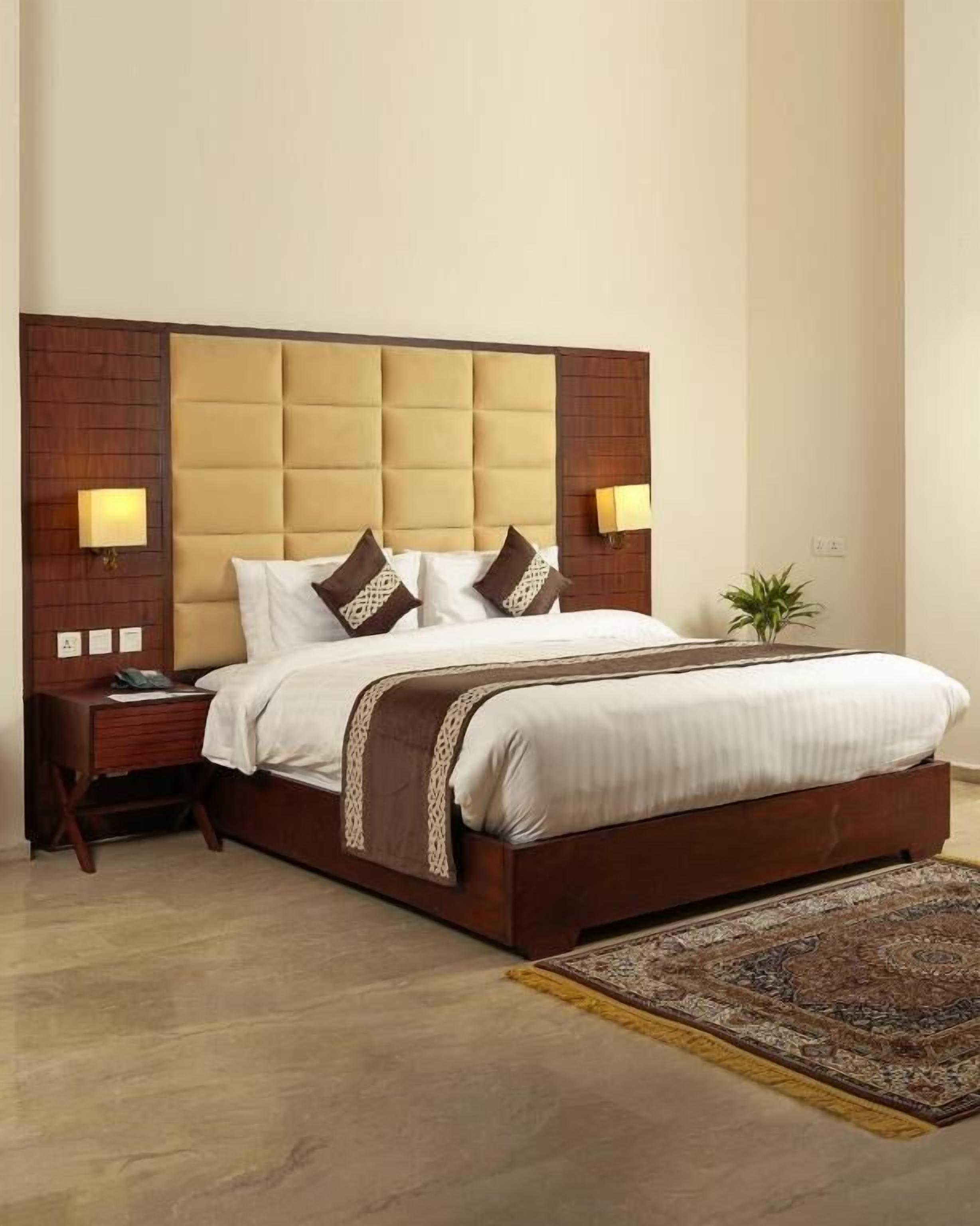 Zimmersafe, schallisolierte Zimmer, Bügeleisen/Bügelbrett