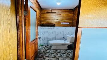 Family Cabin, 2 Bedrooms | Bathroom