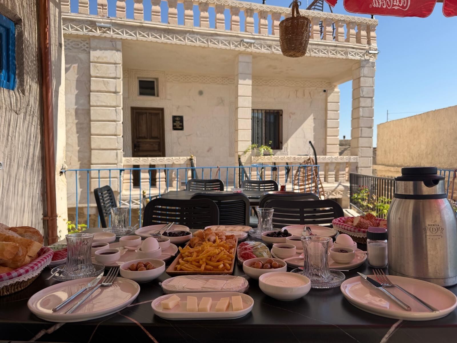 Desayuno de cocina local todos los días (con cargo) 