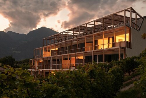 byHaller Suites & AO Restaurant