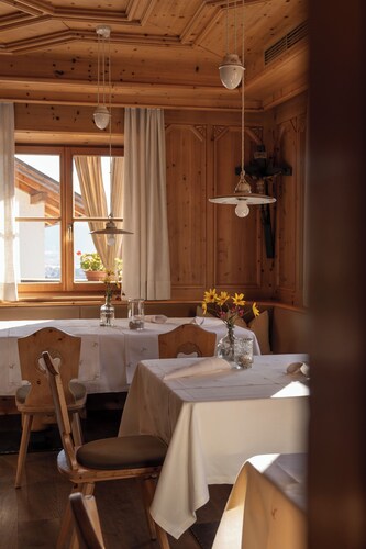 byHaller Suites & AO Restaurant