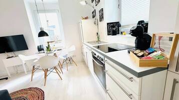 Kühlschrank, Ofen, Herdplatte, Geschirrspüler