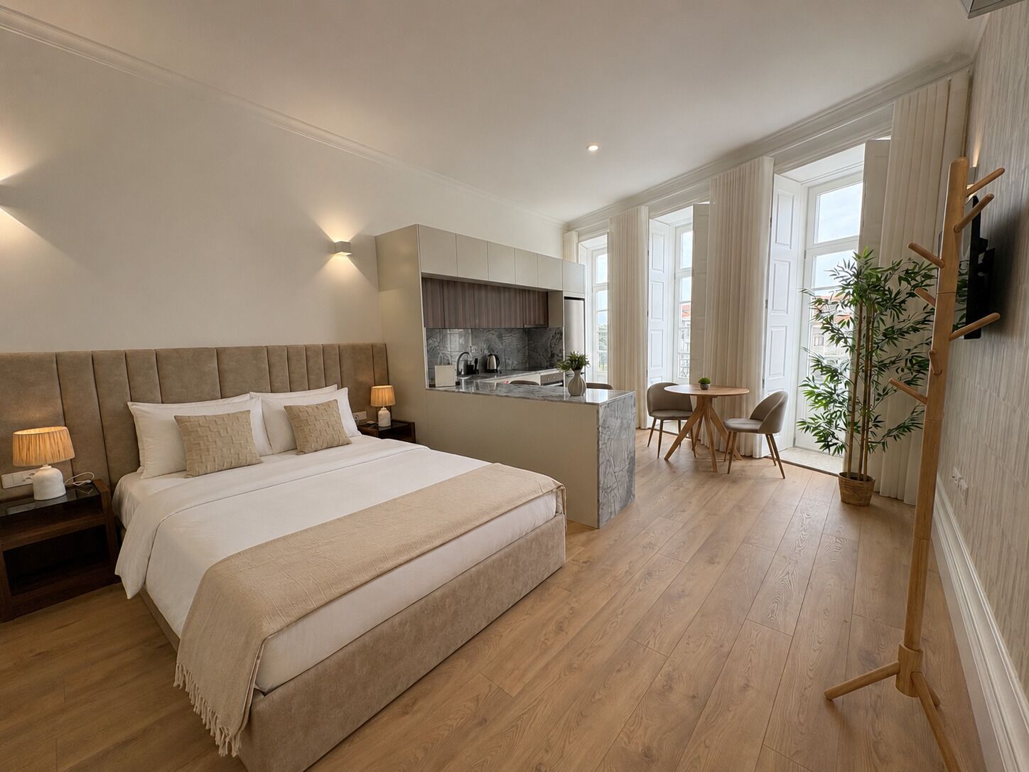 Estudio Confort, vista a la ciudad | Interior