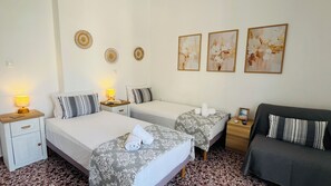 Spa - Family & Friends Studio with balcony / Near to Sea (Poros)