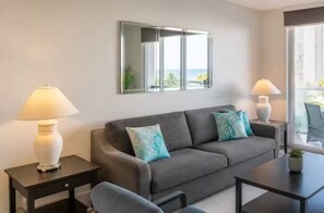 Living area - Family Cozy Ocean-View 1BR/1Bth· Beach, Pool & Gym (Hollywood)