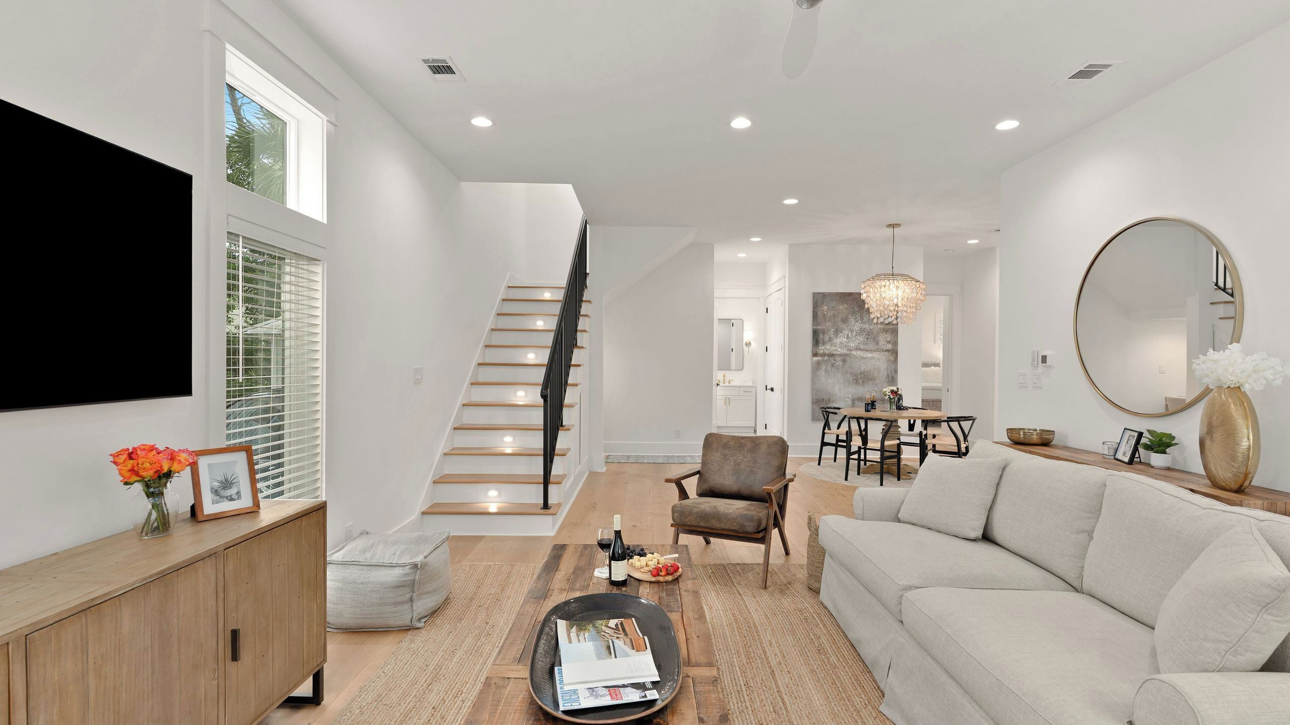 House (4 Bedrooms) | Front of property
