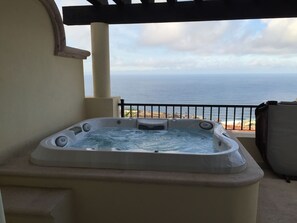 Outdoor spa tub - Montecristo by Pueblo Bonito. Los Cabos, Baja California, Mexico. 5-Diamond Villa (Cabo San Lucas)