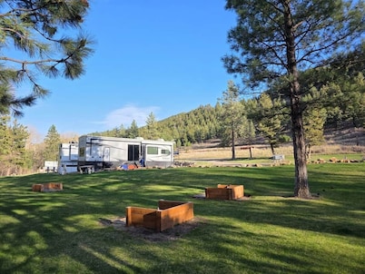 7R Guest Ranch - Room 9 (Pet Friendly)