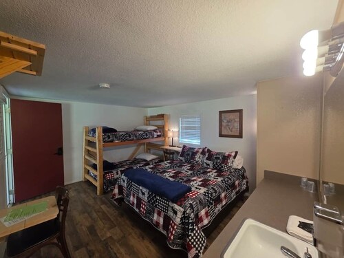 7R Guest Ranch - Room 7