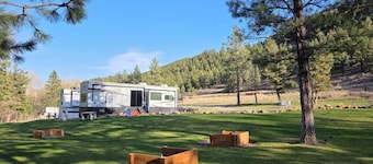 7R Guest Ranch - Room 12 (Pet Friendly)