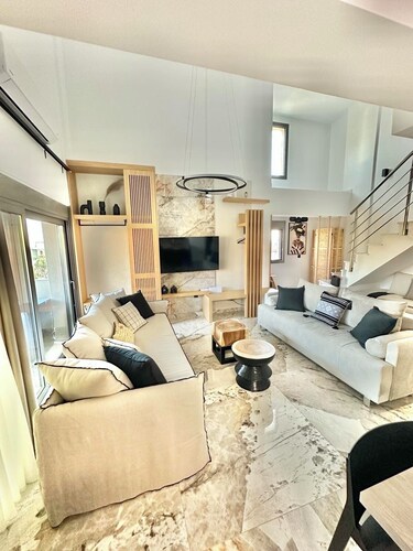 Artion jacuzzi Villa Nikiti a 3-bedroom apartment with jaccuzi in charmingNikiti