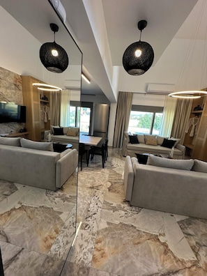 Living area - Artion jacuzzi Villa Nikiti a 3-bedroom apartment with jaccuzi in charmingNikiti (Nikiti)