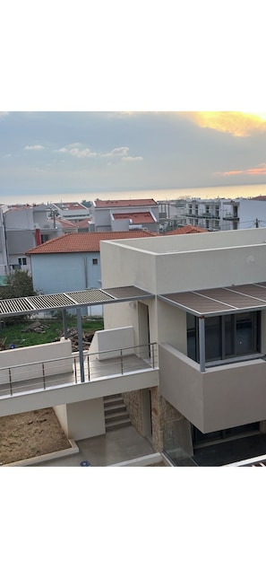 Property grounds - Artion jacuzzi Villa Nikiti a 3-bedroom apartment with jaccuzi in charmingNikiti (Nikiti)