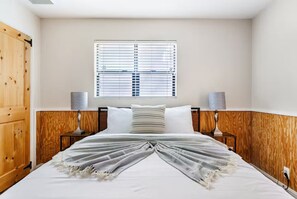 3 Schlafzimmer, Zimmersafe, Schreibtisch, Bügeleisen/Bügelbrett