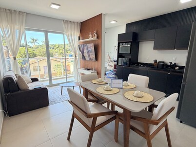 Apartment in Camboriú, sleeps up to 8 people.