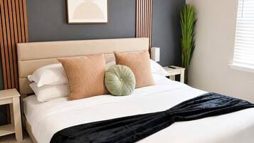 2 habitaciones, tabla de planchar con plancha, cuna de viaje y wifi